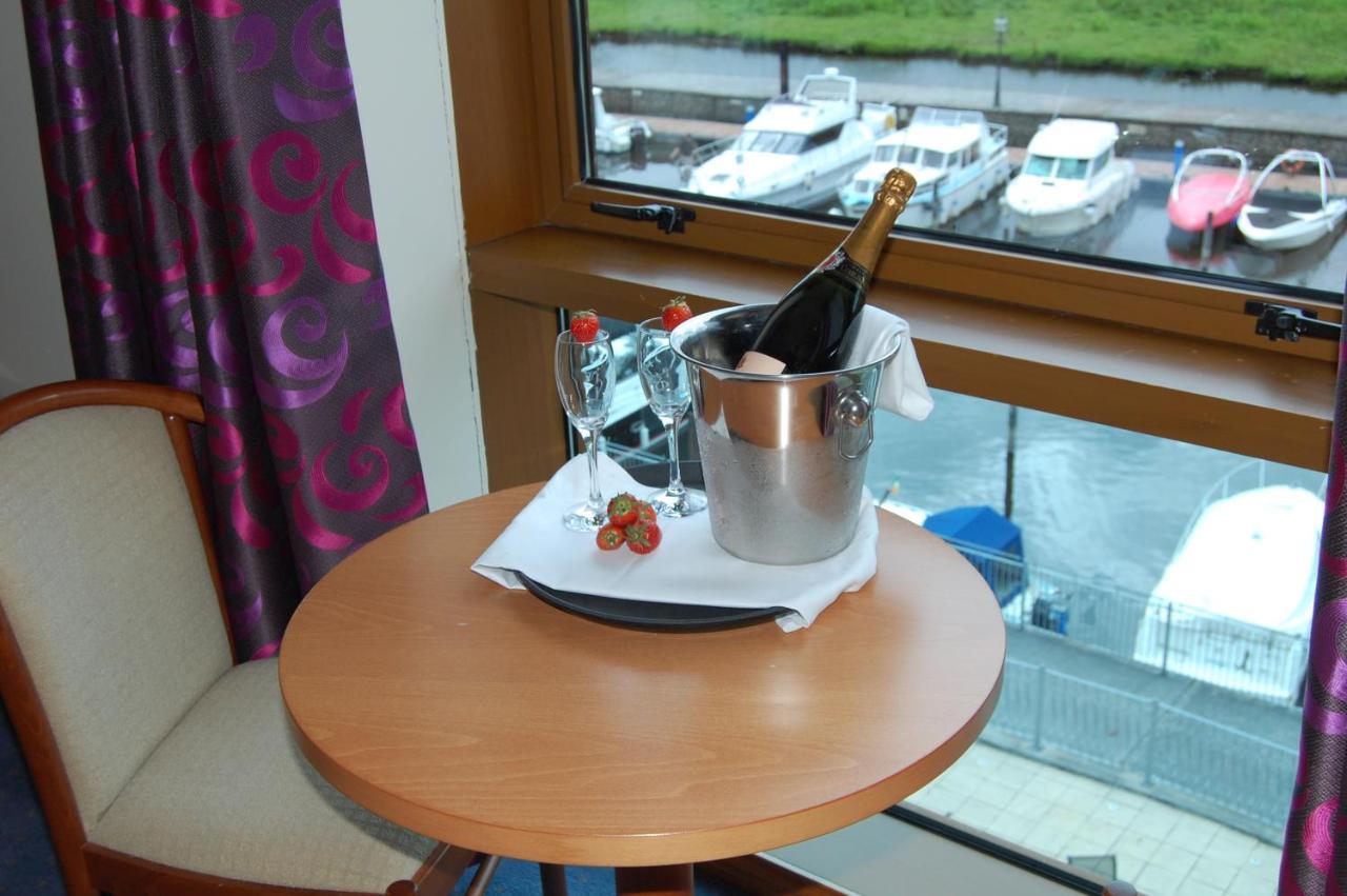 Leitrim Marina Hotel Carrick-on-Shannon Bagian luar foto