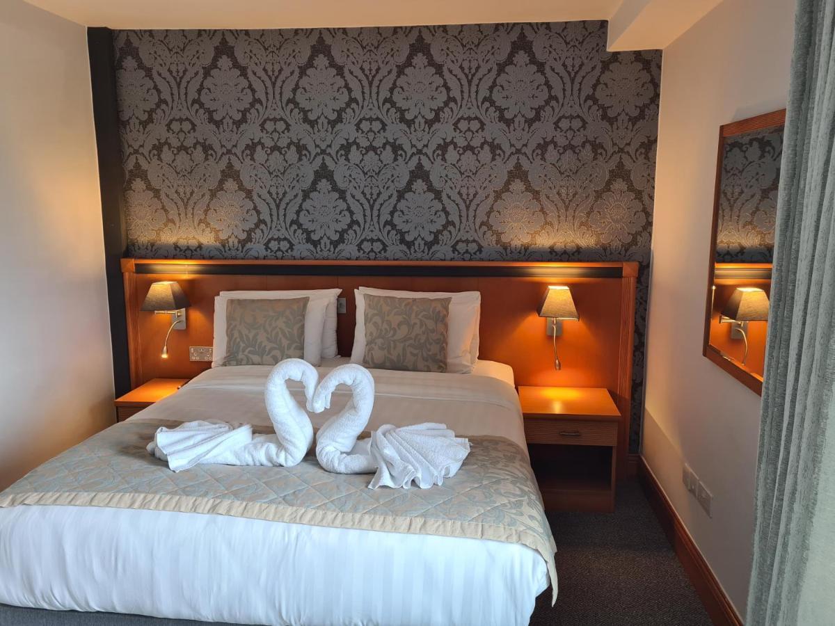 Leitrim Marina Hotel Carrick-on-Shannon Bagian luar foto