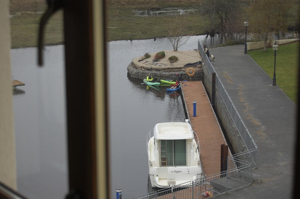 Leitrim Marina Hotel Carrick-on-Shannon Bagian luar foto