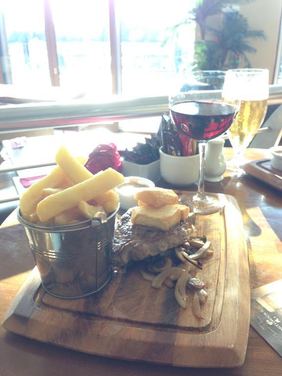 Leitrim Marina Hotel Carrick-on-Shannon Bagian luar foto