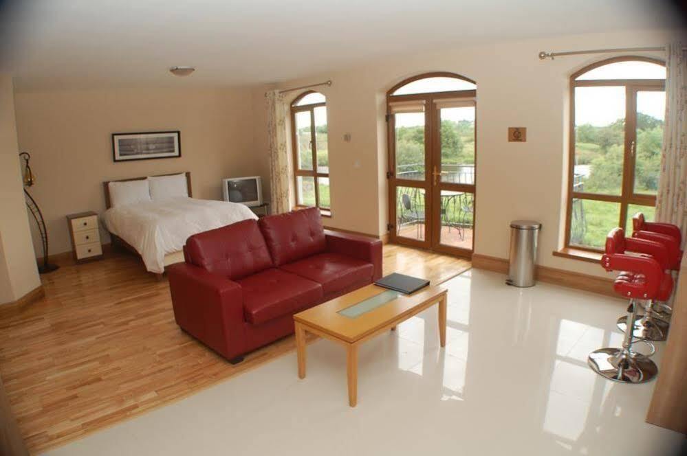 Leitrim Marina Hotel Carrick-on-Shannon Bagian luar foto